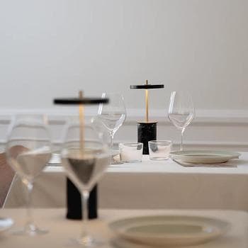 Umage :: Lampa stołowa bezprzewodowa Asteria Move Mini czarna wys. 25.5 cm